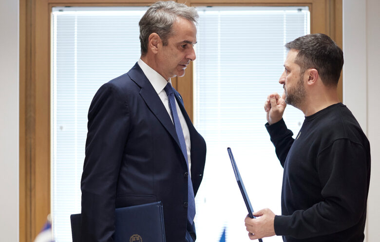 Συμφωνία για συνεργασία σε θέματα ασφάλειας υπέγραψαν Μητσοτάκης και Ζελένσκι